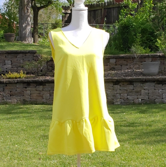 Neon yellow ruffle low back short dress 5 - Picture 2 of 6